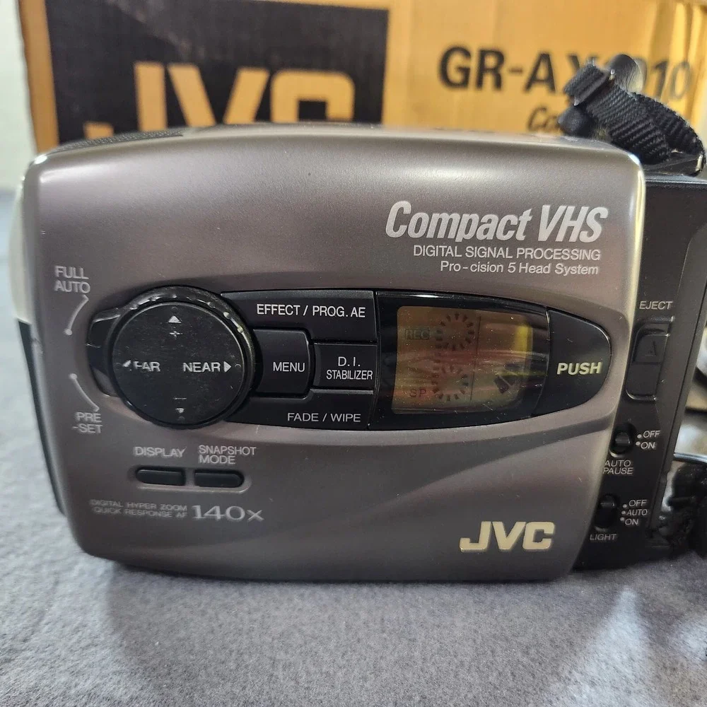 JVC GR-AX1010 Compact VHS Camcorder charger, remote, manual, wires, box - READ